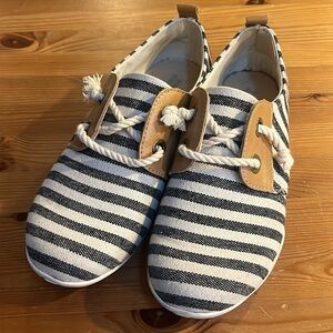 Ros Hommerson Calypso Sneaker in Black/Cream Stripe Canvas size 10M